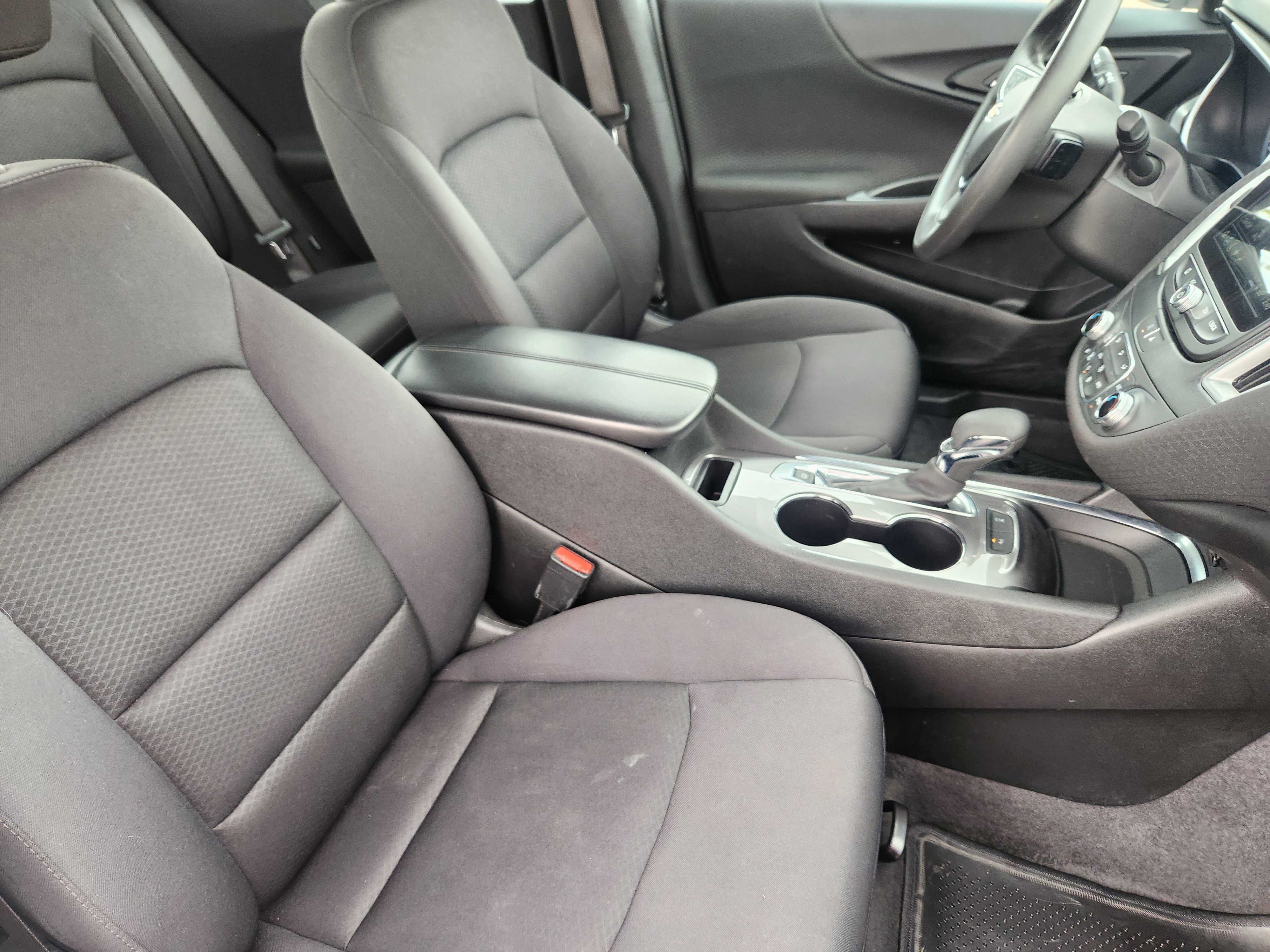 Used 2024 Chevrolet Malibu LT FWD image 11