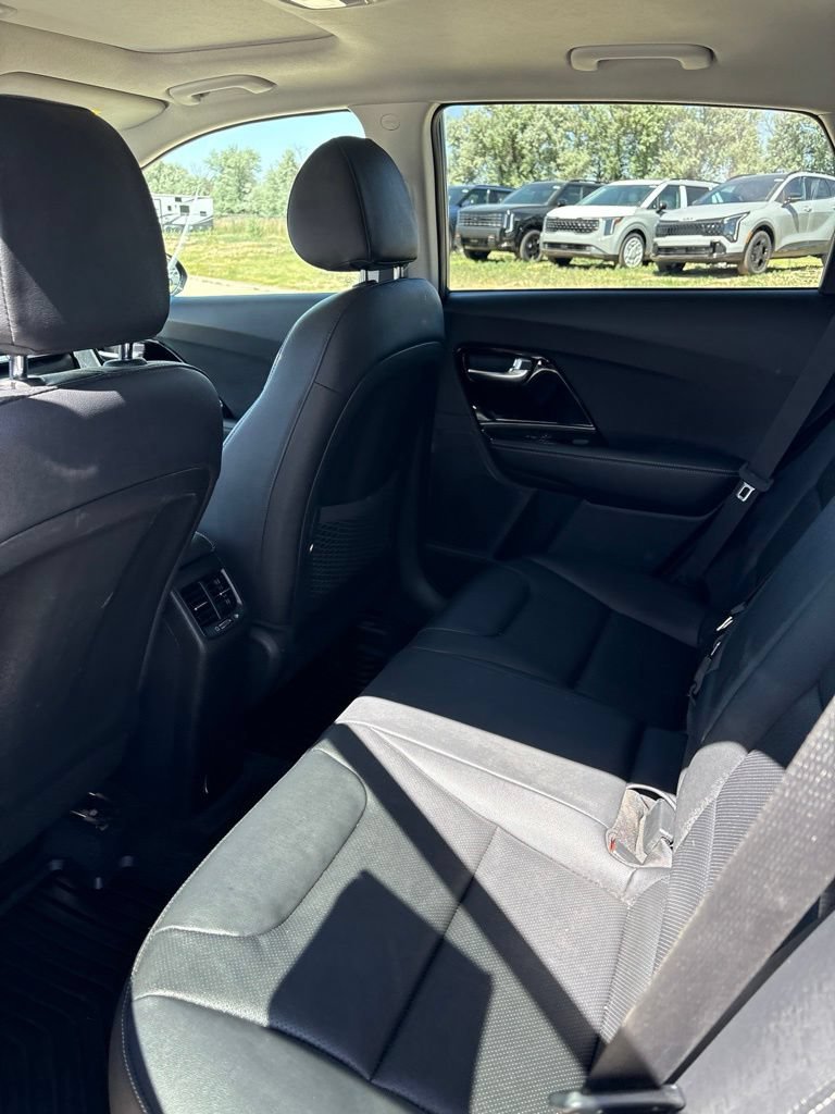Used 2022 Kia Niro EX Premium FWD image 10