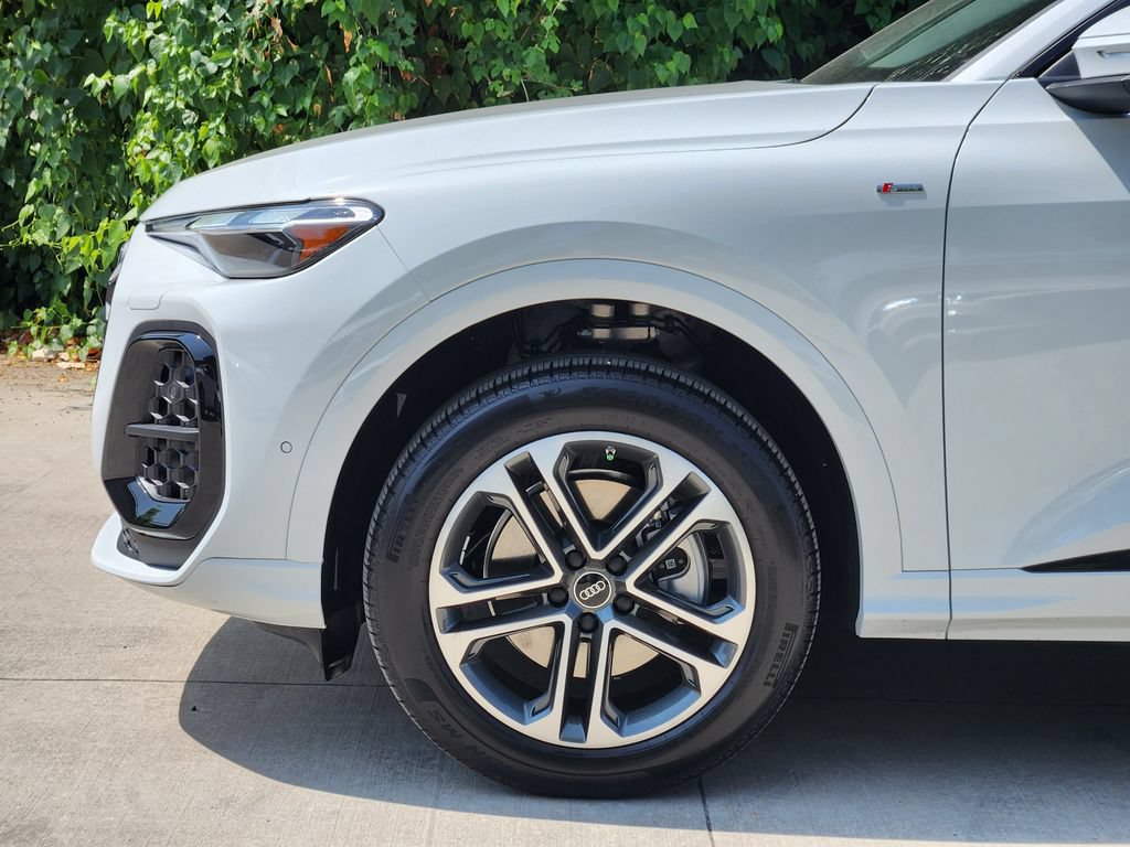 Certified 2026 Audi Q5 2.0T AWD/4WD image 13
