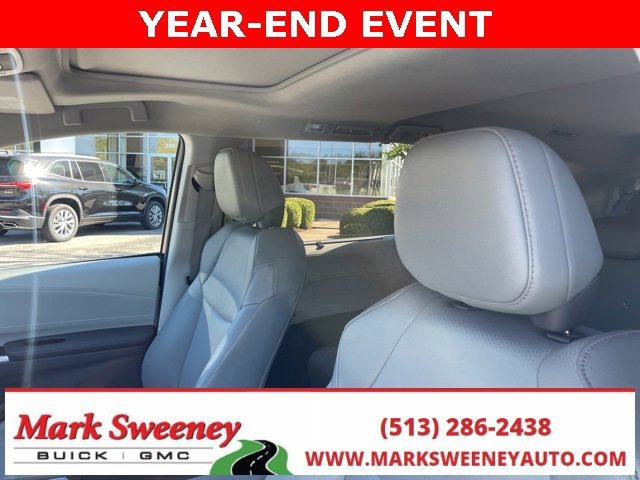 Used 2024 Toyota Sienna XLE image 12