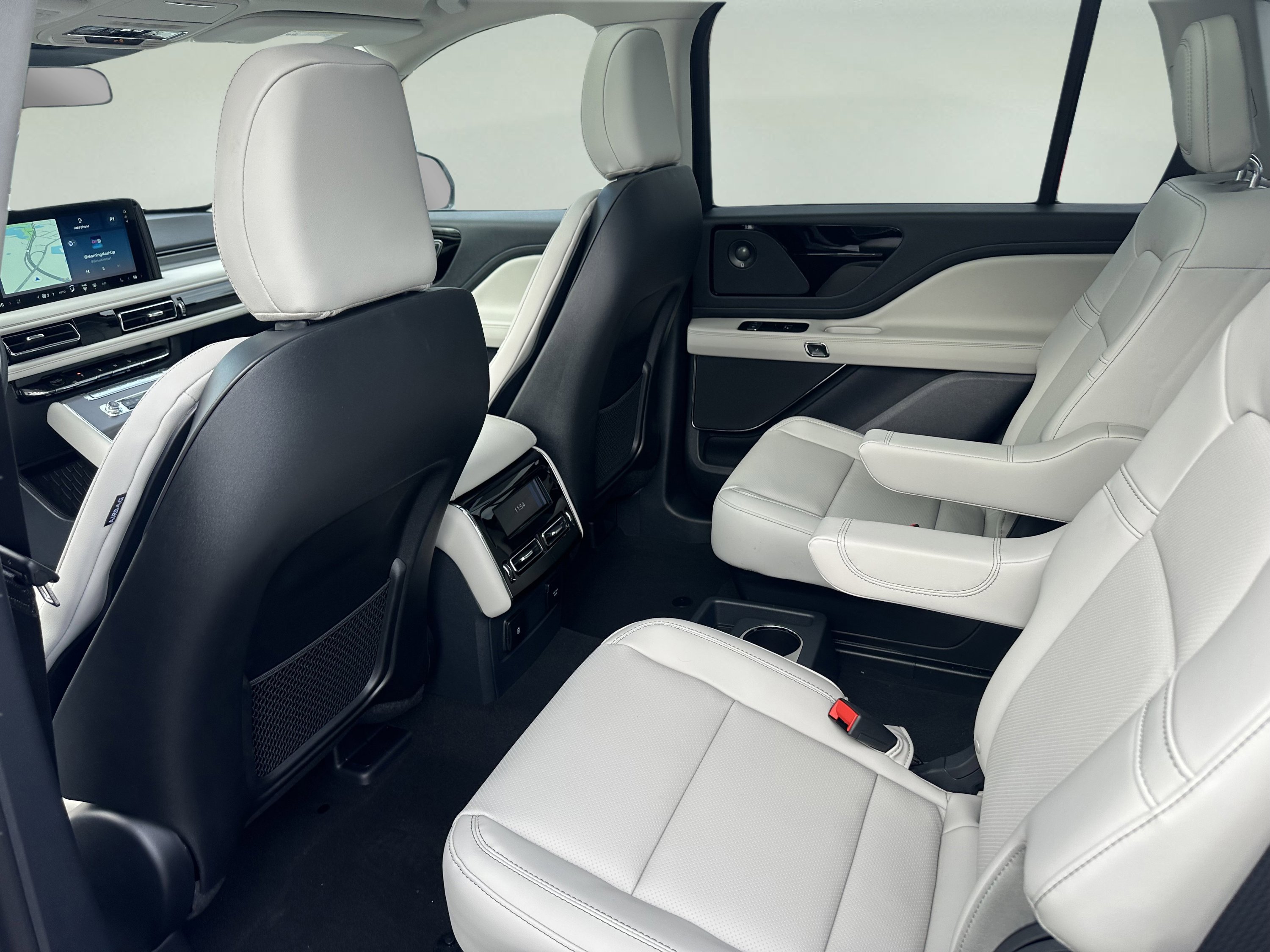New 2026 Lincoln Aviator AWD image 11