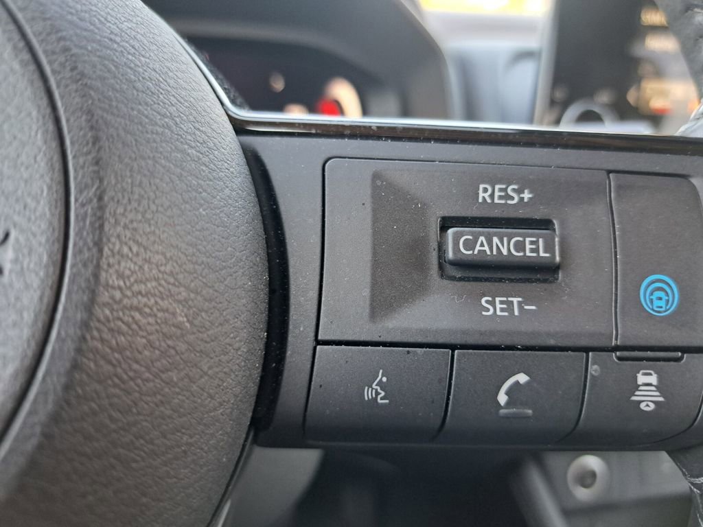 Used 2023 Nissan Rogue Platinum w/ Platinum Premium Package image 13