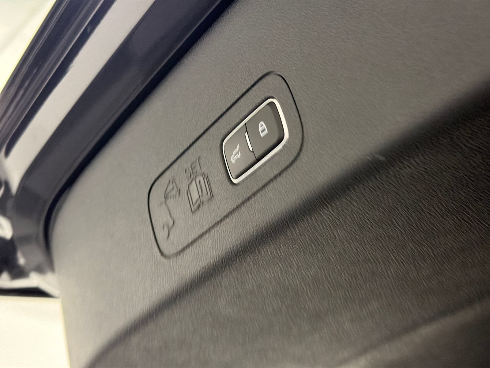 Used 2023 Lincoln Aviator Reserve w/ Equipment Group 201A AWD/4WD image 9