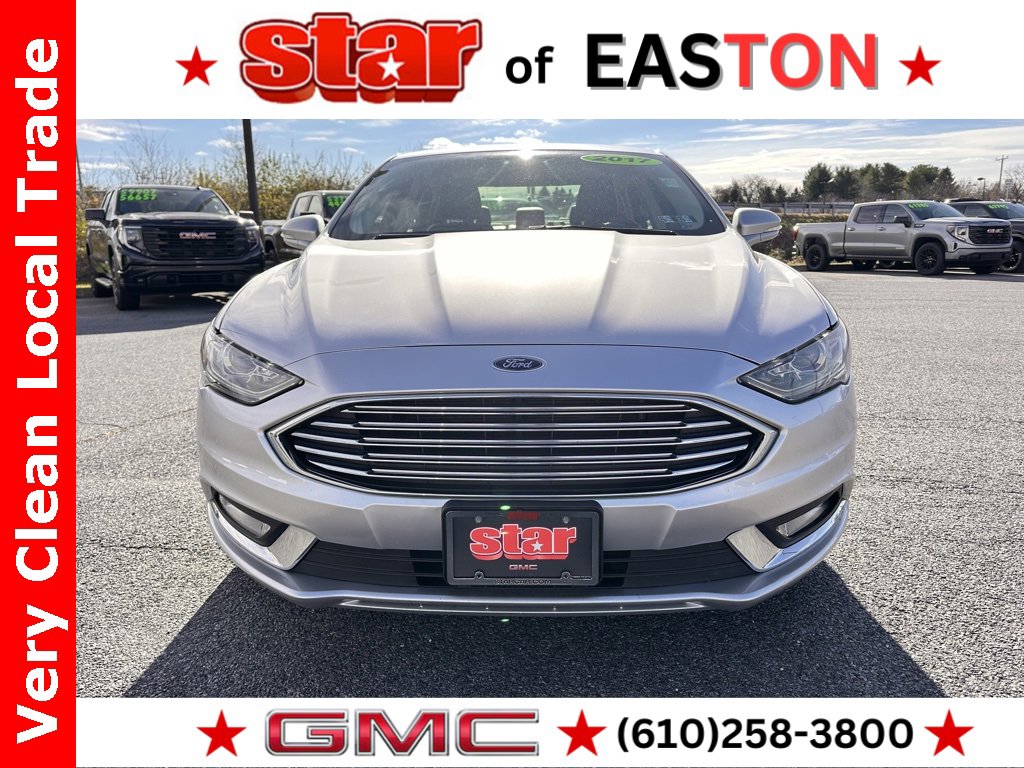 Used 2017 Ford Fusion SE w/ Equipment Group 201A image 4