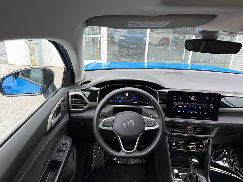 Certified 2025 Volkswagen Taos SE AWD/4WD image 16