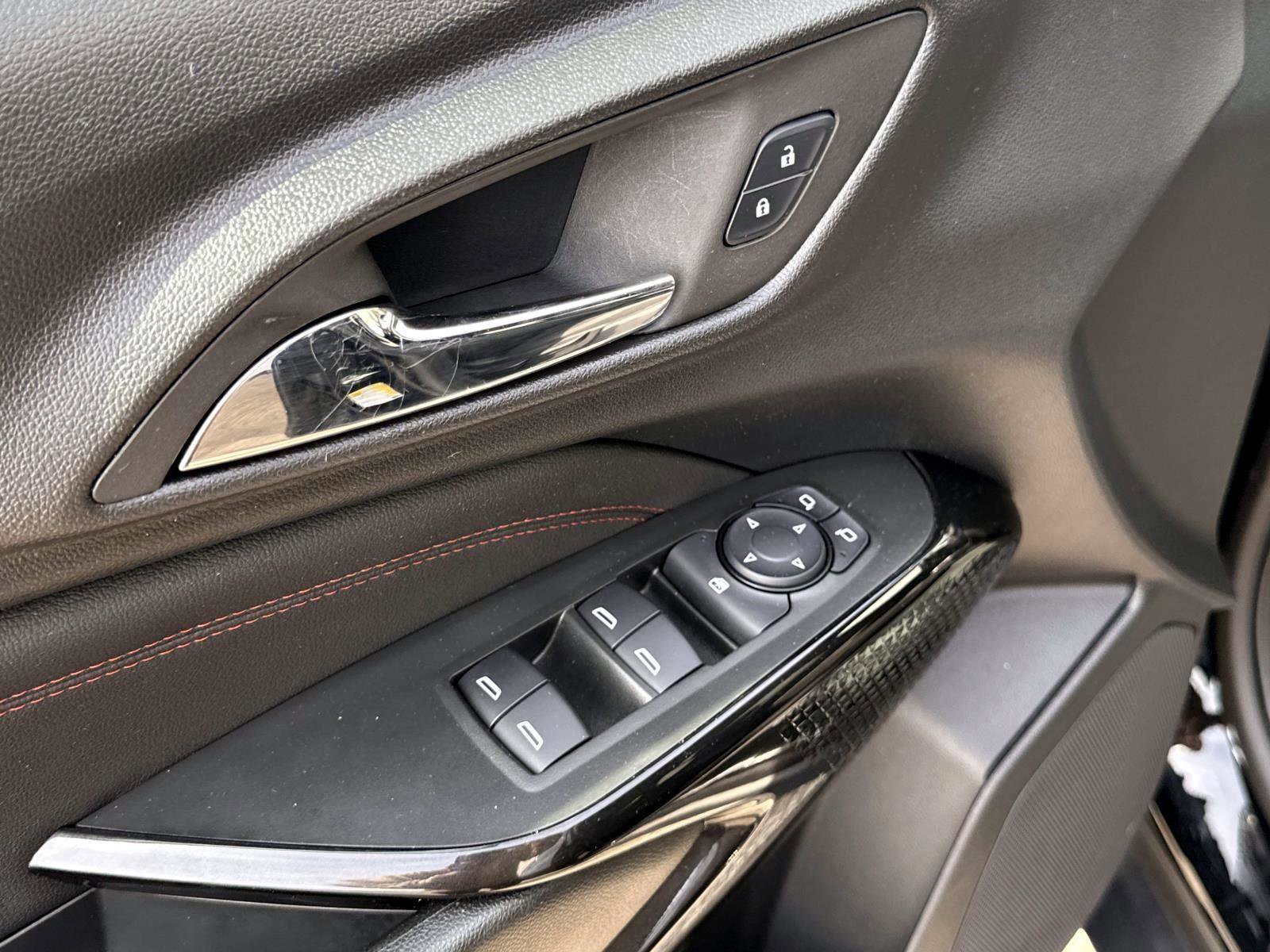 Certified 2024 Chevrolet Trax RS w/ Driver Confidence Package image 15