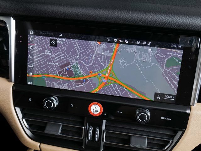 Certified 2026 Porsche Macan AWD/4WD image 18