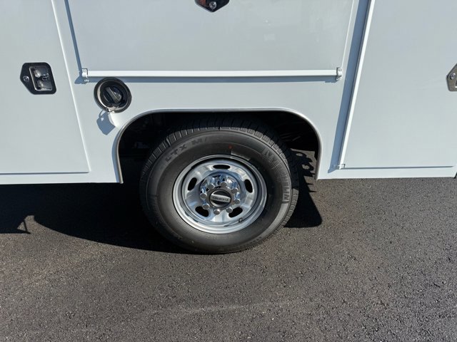 New 2026 Ford F250 XL w/ XL Chrome Package image 27