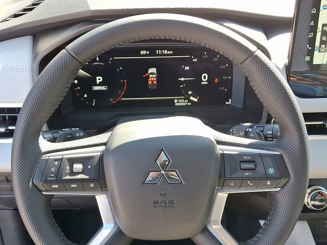 New 2025 Mitsubishi Outlander SE image 14