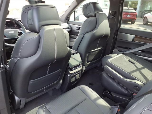 New 2026 Cadillac Vistiq Sport image 14