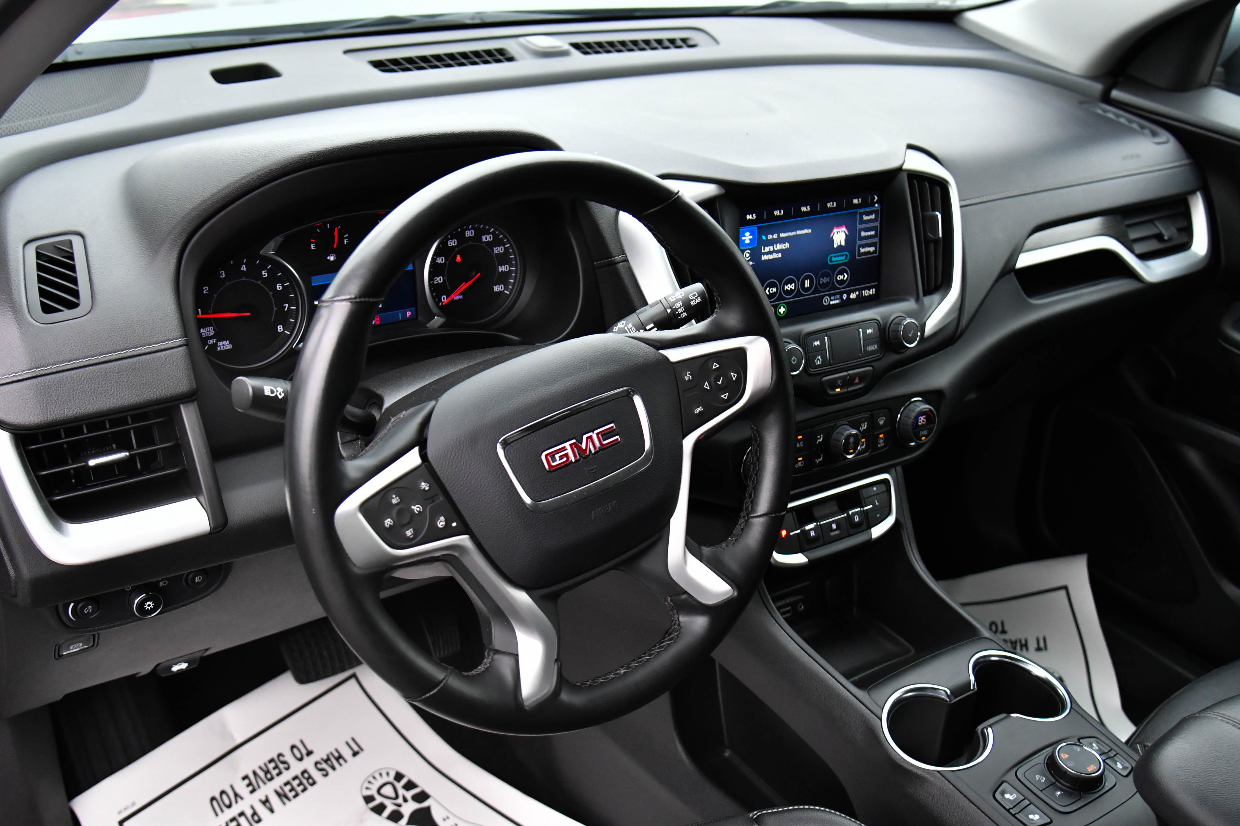 Used 2024 GMC Terrain SLT image 16