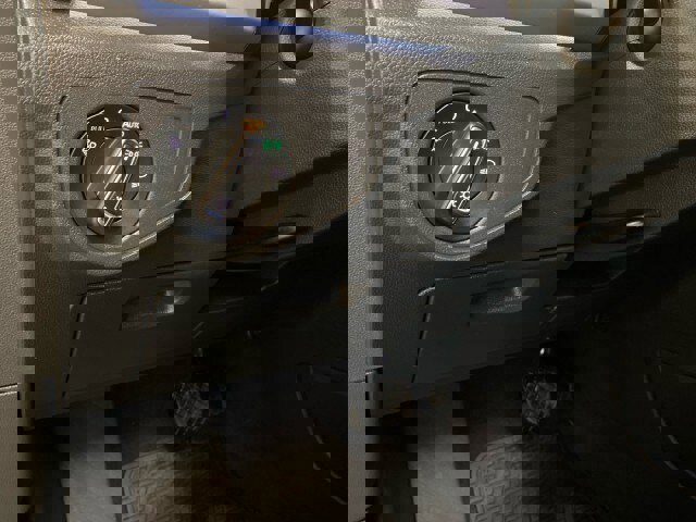 Used 2023 Volkswagen Atlas Cross Sport SEL AWD/4WD image 19