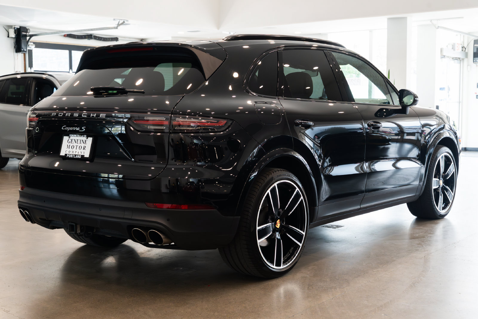 Used 2023 Porsche Cayenne S AWD/4WD image 4