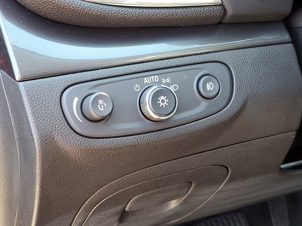 Used 2019 Buick Encore Sport Touring FWD image 10