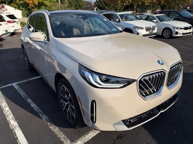 Used 2026 BMW X3 xDrive30i w/ Premium Package AWD/4WD image 3
