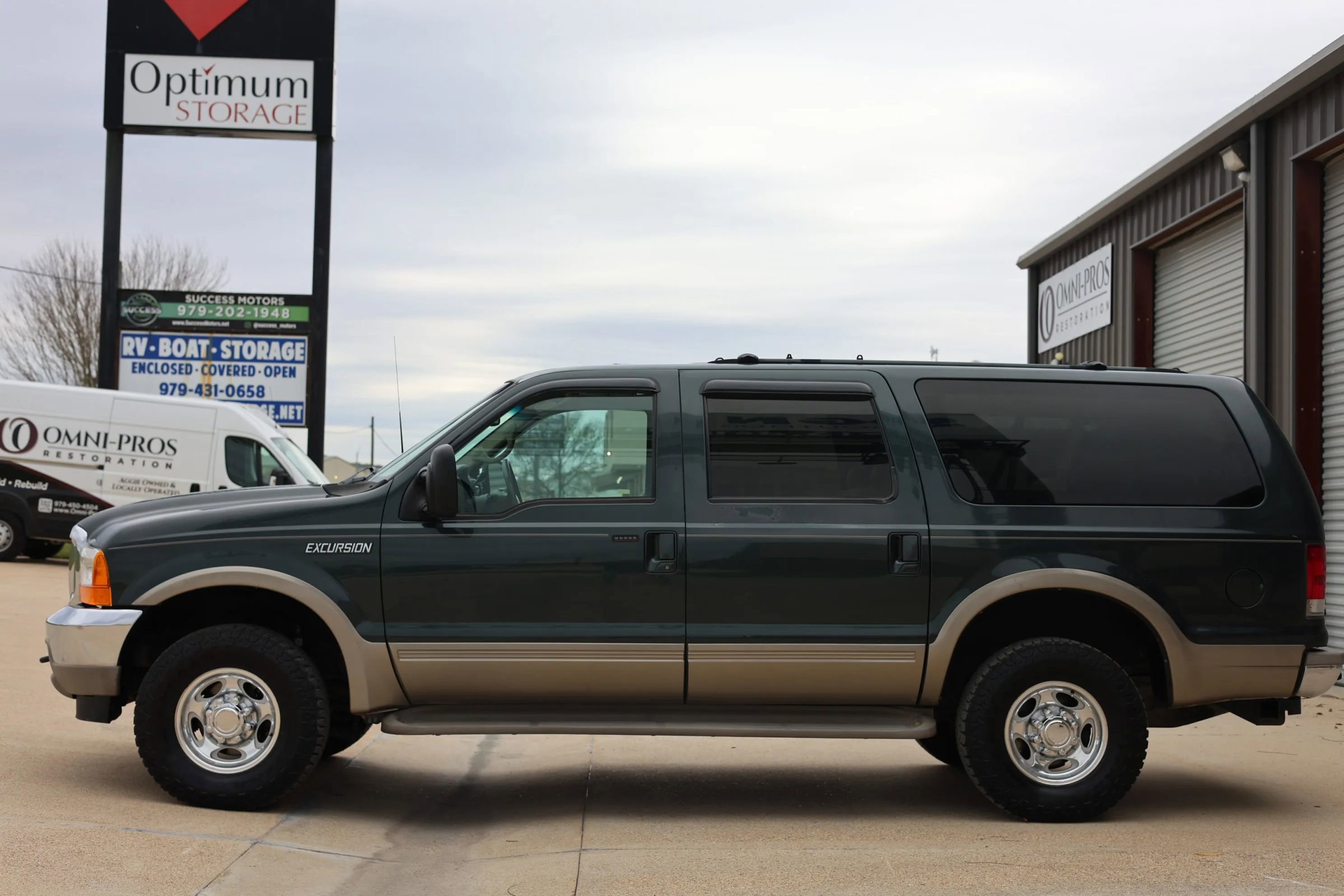 Used 2000 Ford Excursion Limited image 7