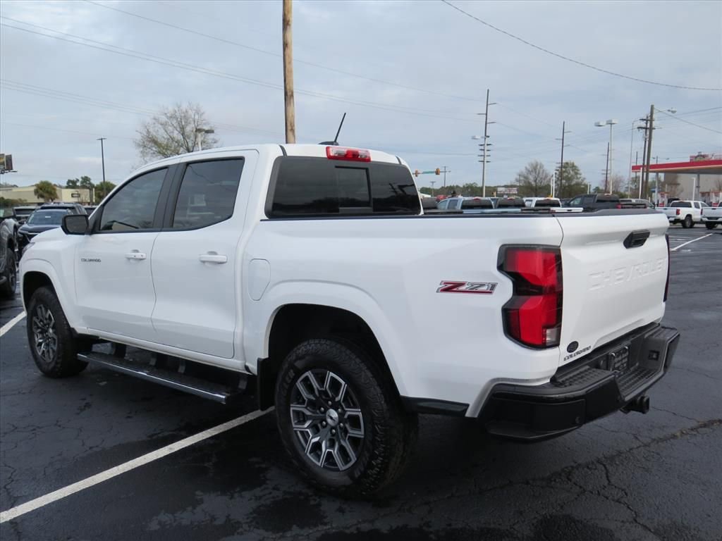 Used 2024 Chevrolet Colorado Z71 w/ Z71 Convenience Package 2 image 5