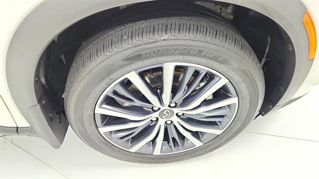 Used 2025 INFINITI QX60 Sensory w/ Vision Package image 34