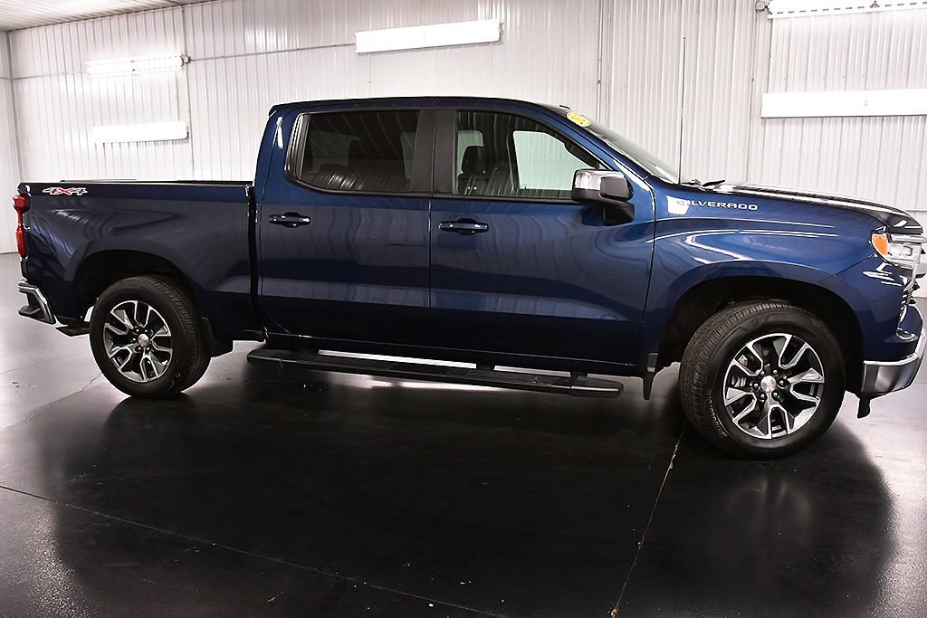 Used 2023 Chevrolet Silverado 1500 LT AWD/4WD image 8