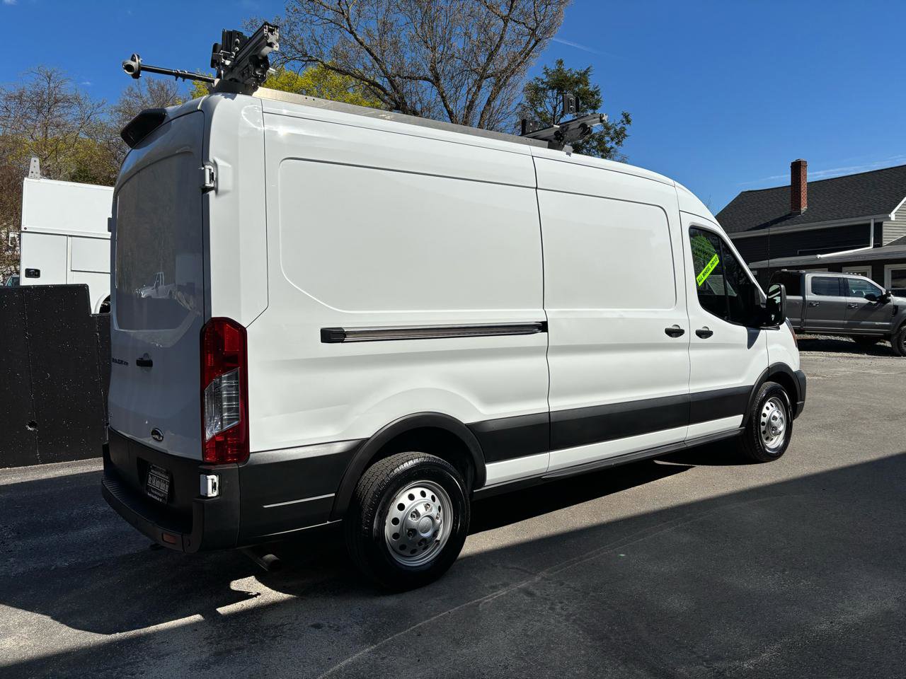 Used 2022 Ford Transit 250 Medium Roof AWD image 8