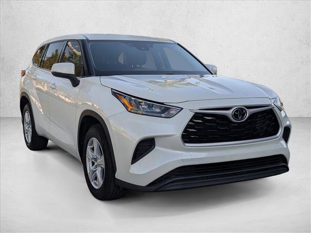 Used 2020 Toyota Highlander L image 3