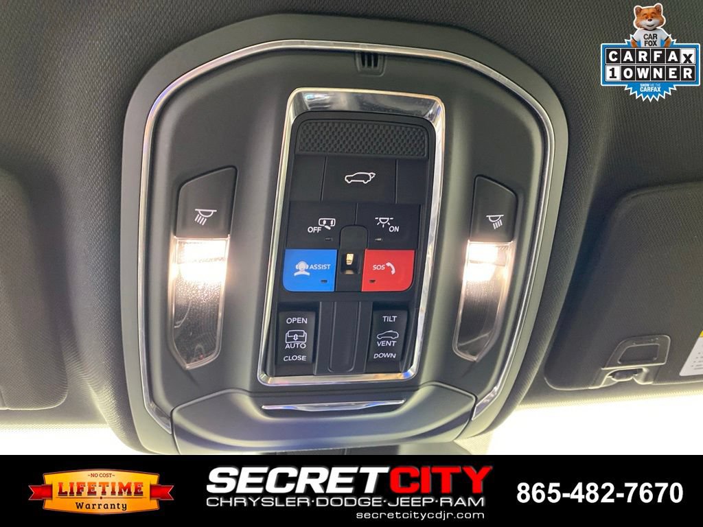 Used 2023 Jeep Grand Cherokee Altitude AWD/4WD image 18