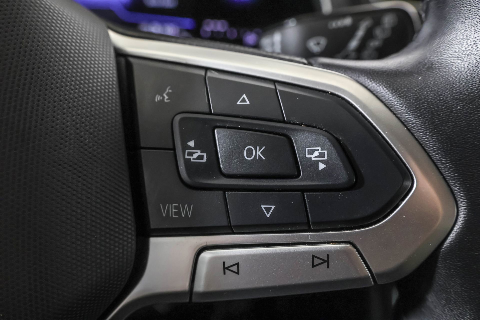 Used 2024 Volkswagen Tiguan Wolfsburg Edition image 27