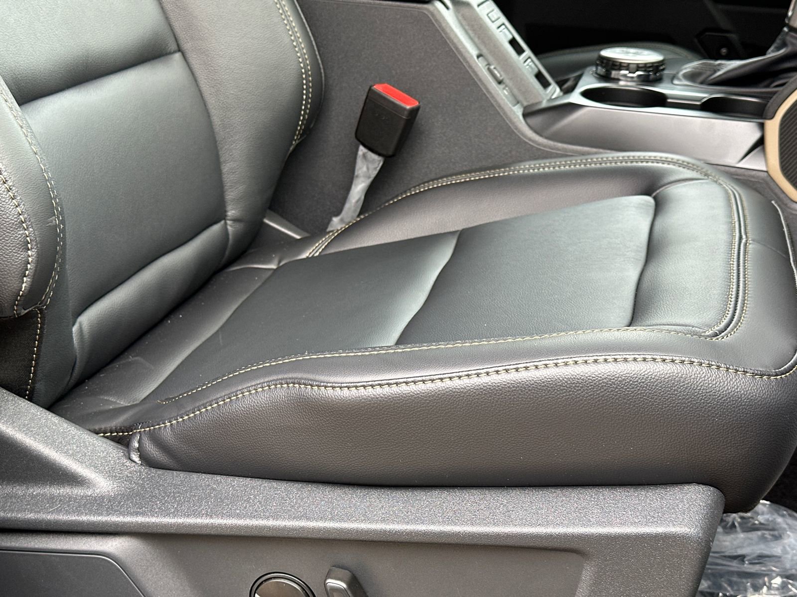 New 2025 Ford Bronco Badlands image 13