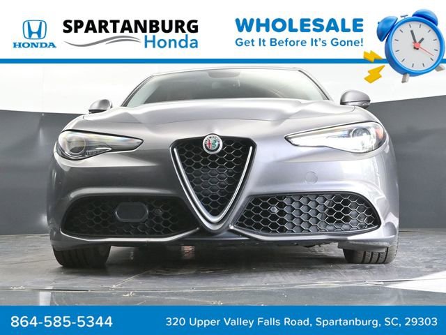 Used 2017 Alfa Romeo Giulia Ti w/ TI 19" Sport Package RWD image 33