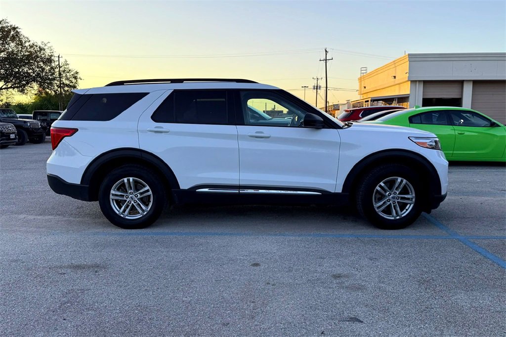 Used 2023 Ford Explorer XLT w/ Equipment Group 202A image 5