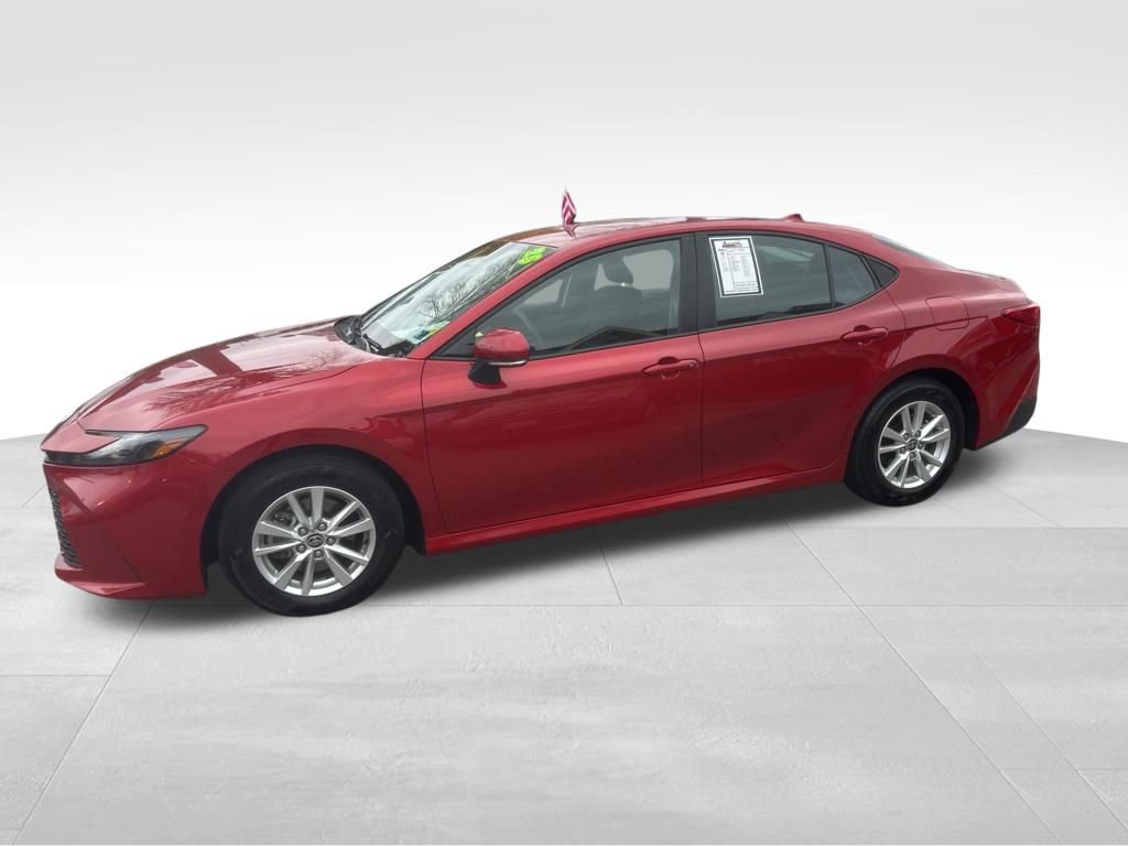 Used 2025 Toyota Camry LE image 13