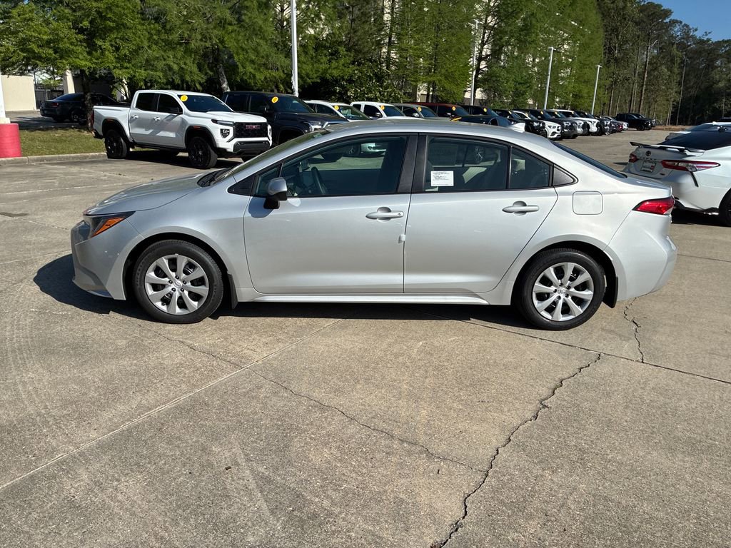 New 2026 Toyota Corolla LE FWD image 2