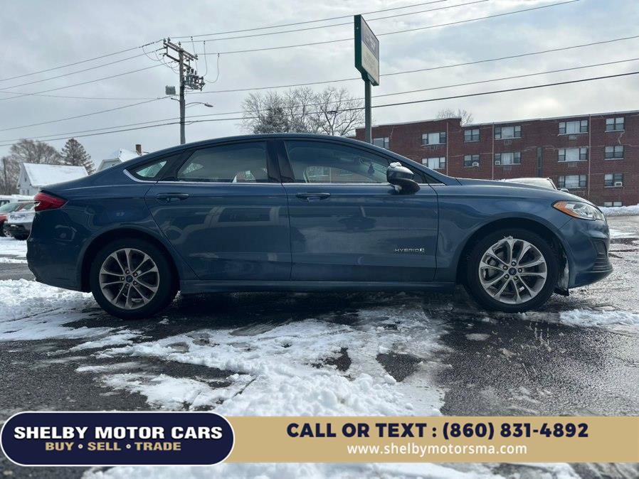 Used 2019 Ford Fusion SE FWD image 4