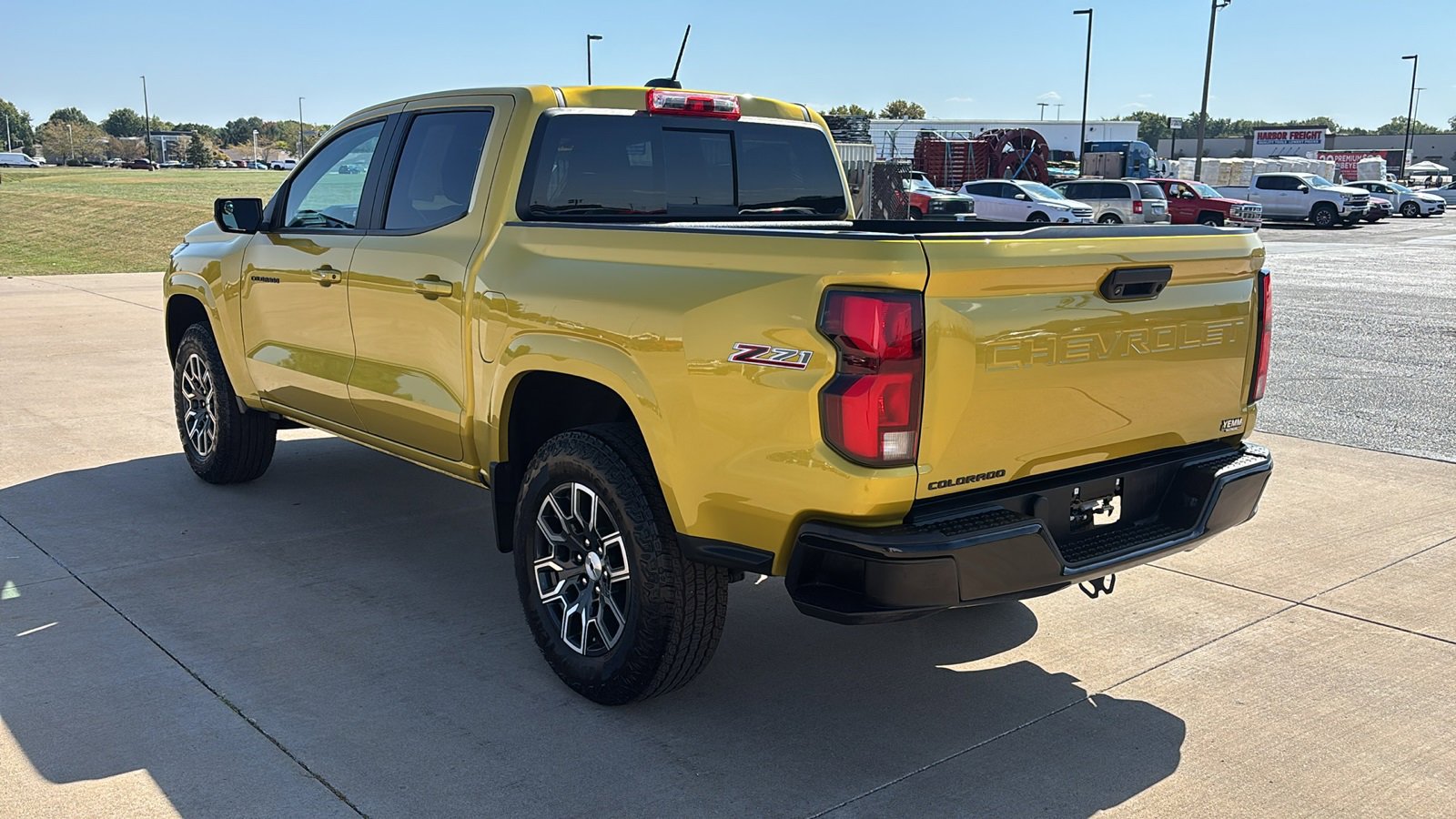 Used 2023 Chevrolet Colorado Z71 w/ Z71 Convenience Package 2 image 7