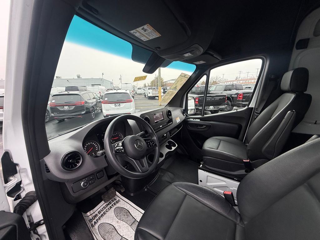 Used 2024 Mercedes-Benz Sprinter 2500 w/ Acoustic Package image 15