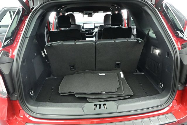 Used 2025 Ford Explorer ST-Line w/ Premium Package RWD image 16