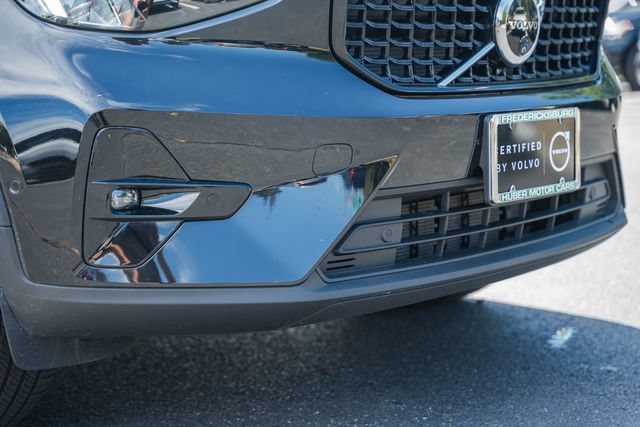 Certified 2025 Volvo XC40 B5 Plus AWD/4WD image 14