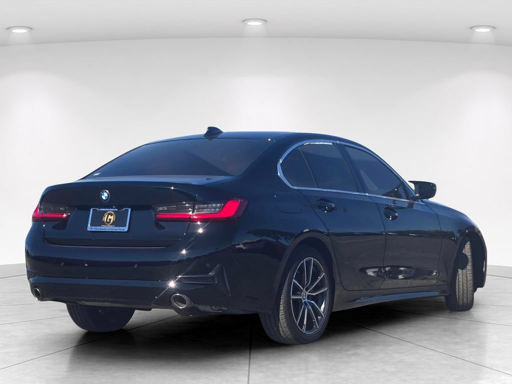 Used 2021 BMW 330i Sedan w/ Driving Assistance Package RWD image 3