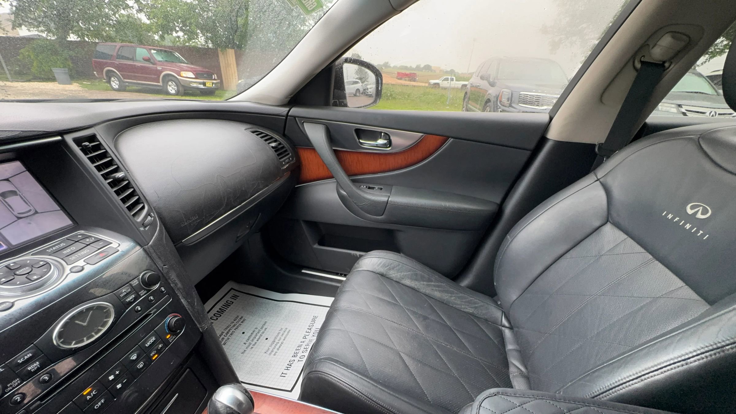 Used 2010 INFINITI FX35 AWD w/ Navigation Pkg image 21