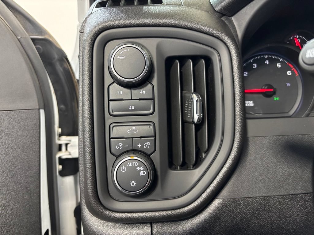 Used 2025 Chevrolet Silverado 2500 Custom w/ Custom Convenience Package AWD/4WD image 11