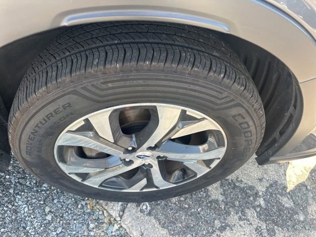 Used 2022 Subaru Outback Touring XT AWD/4WD image 21