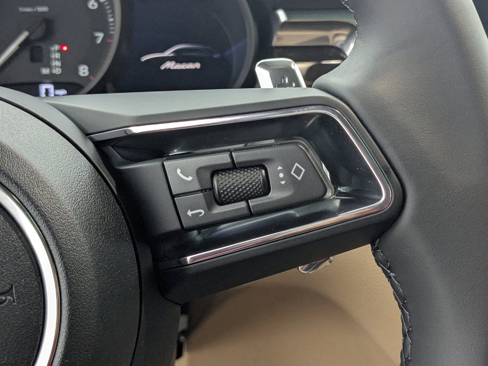 New 2026 Porsche Macan image 14