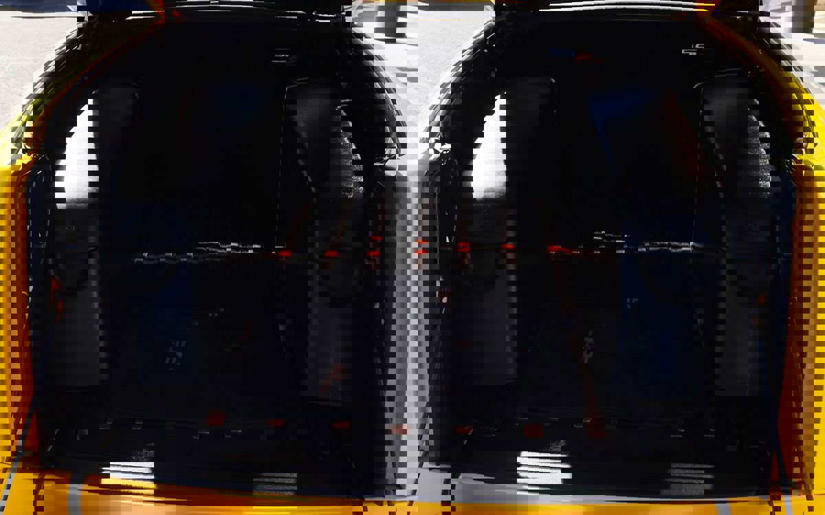 Used 2005 Chevrolet SSR w/ Preferred Equipment Group image 28