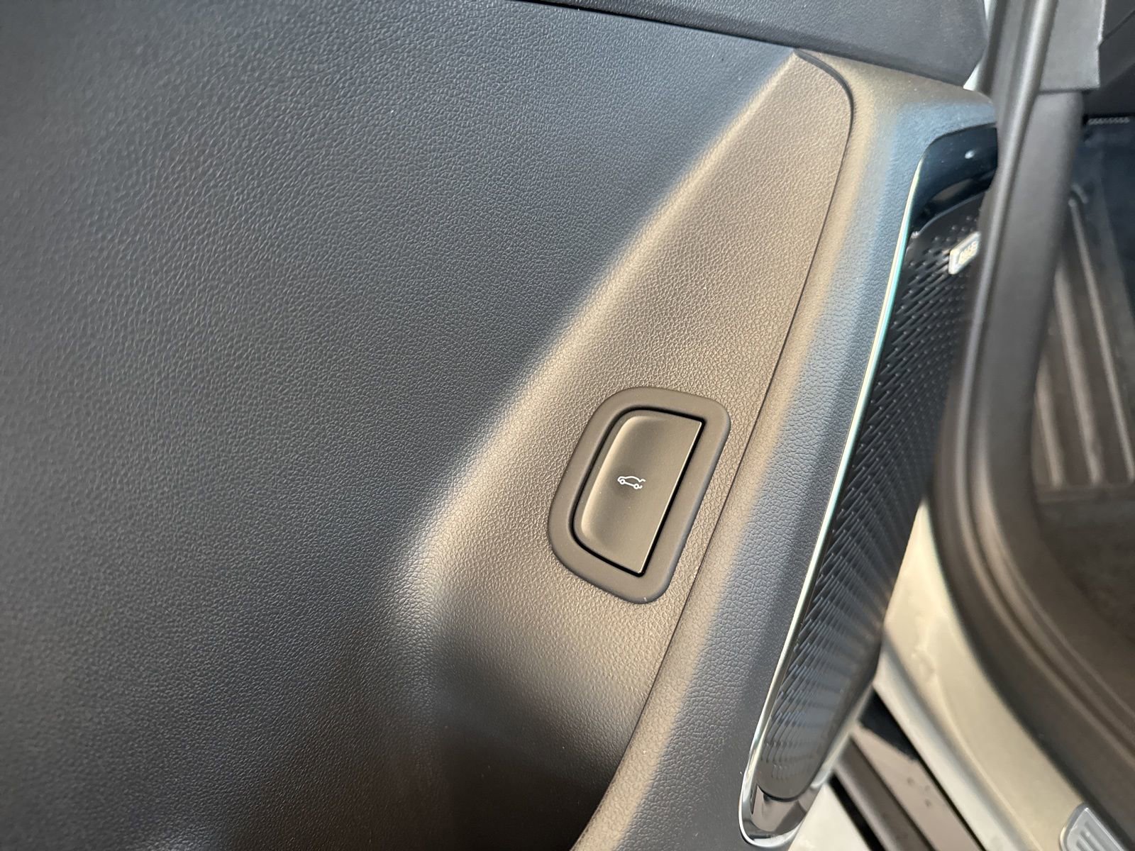 New 2026 Chevrolet Traverse RS w/ LPO, Floor Liner Package image 22