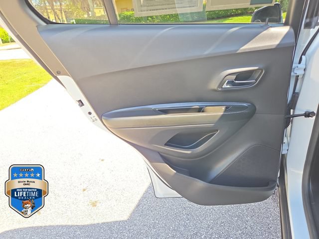 Certified 2022 Chevrolet Trax LT w/ LT Convenience Package FWD image 9