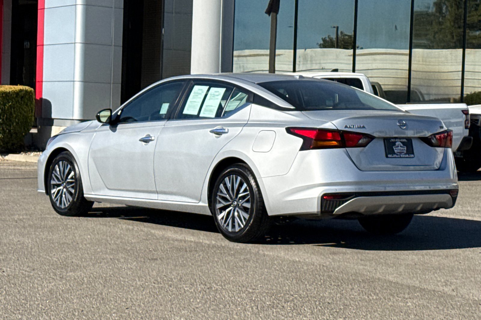 Certified 2024 Nissan Altima 2.5 SV FWD image 8