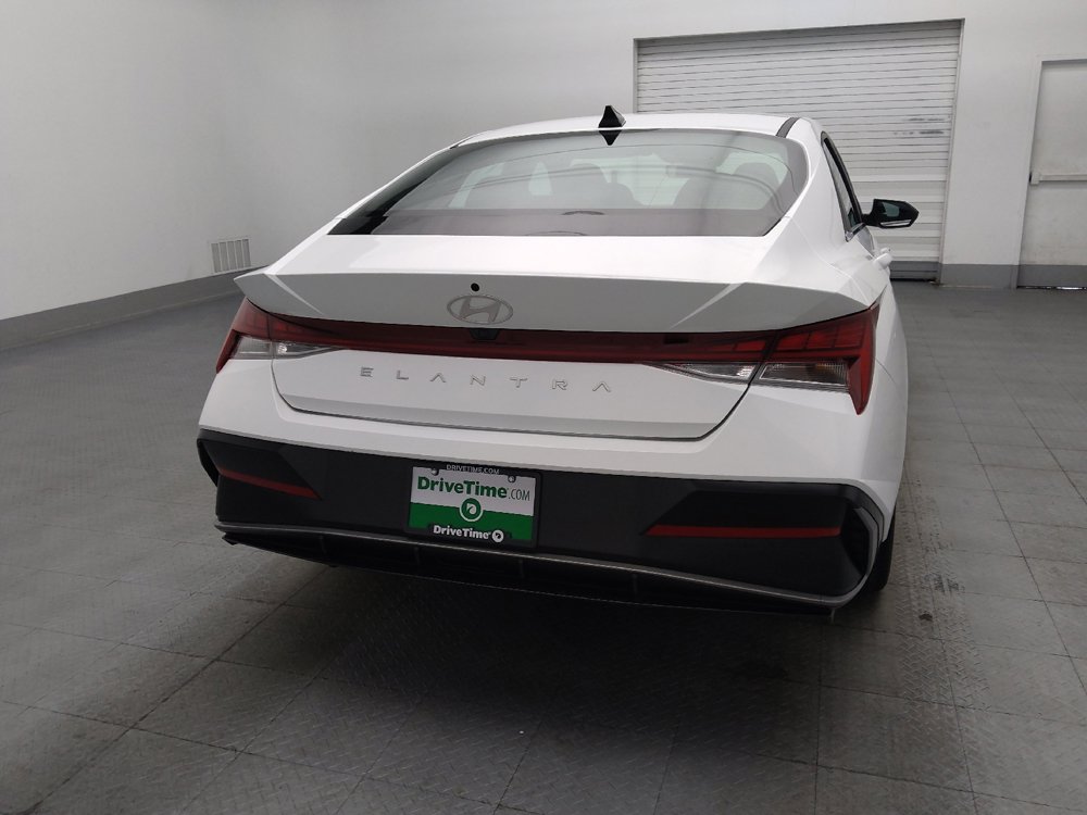 Used 2025 Hyundai Elantra SEL FWD image 7