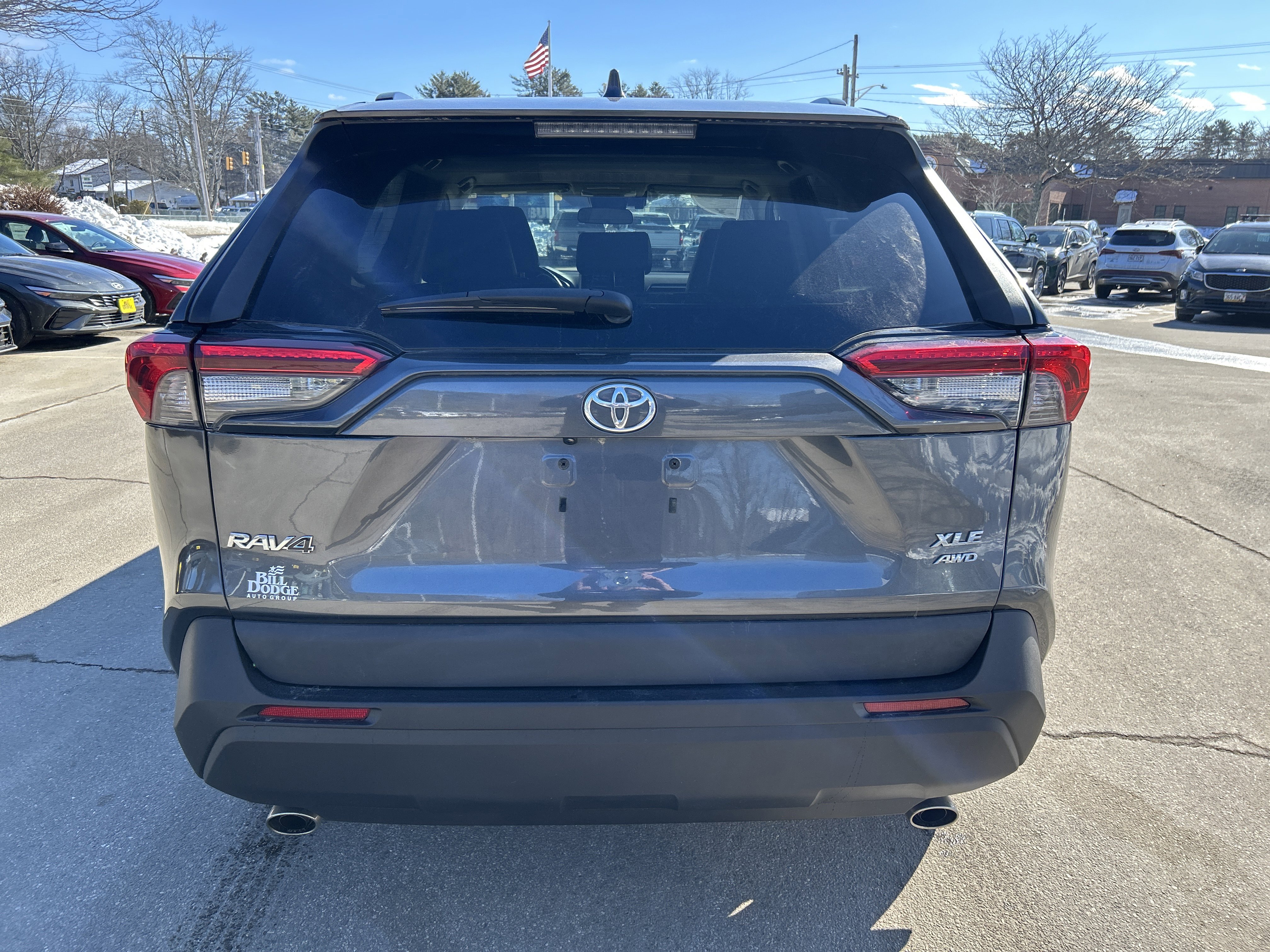 Used 2020 Toyota RAV4 XLE Premium image 6
