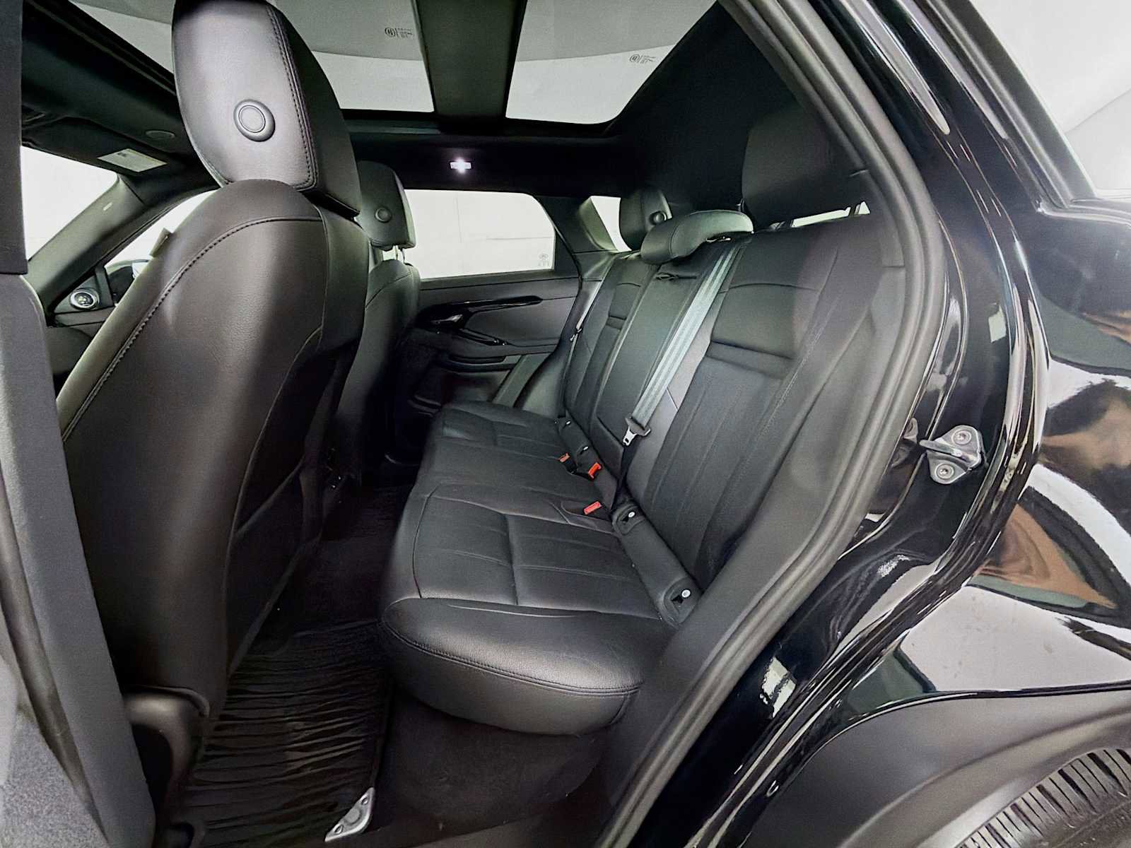 Certified 2024 Land Rover Range Rover Evoque Dynamic SE image 23