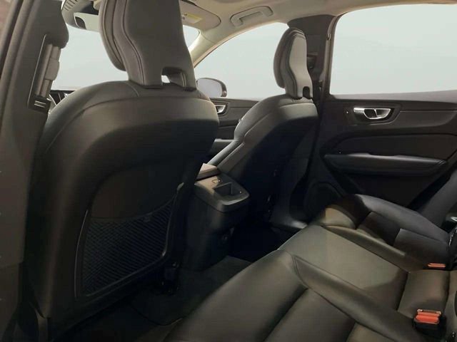 Used 2025 Volvo XC60 B5 Core AWD/4WD image 31